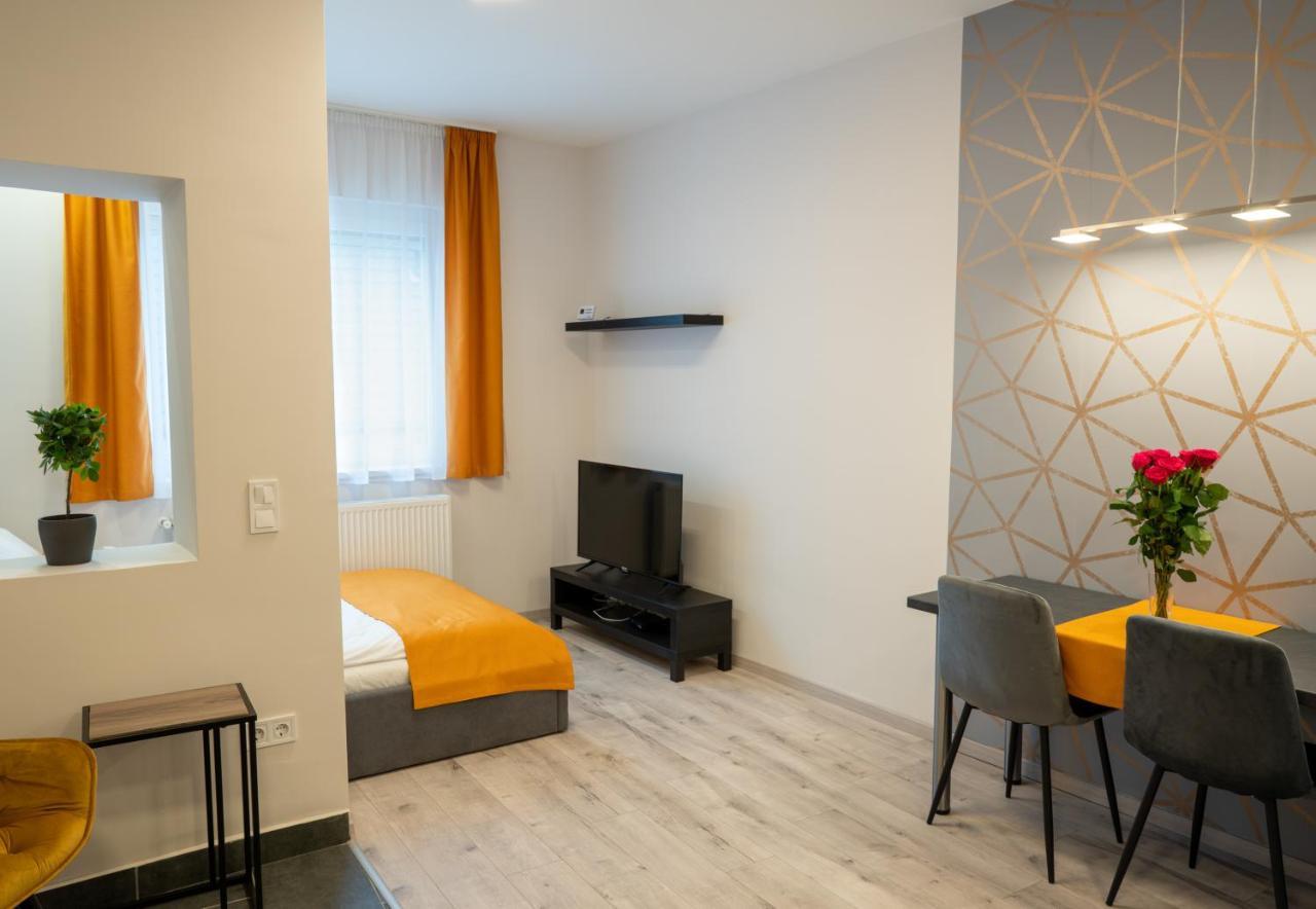 Var Apartman Eger Extérieur photo