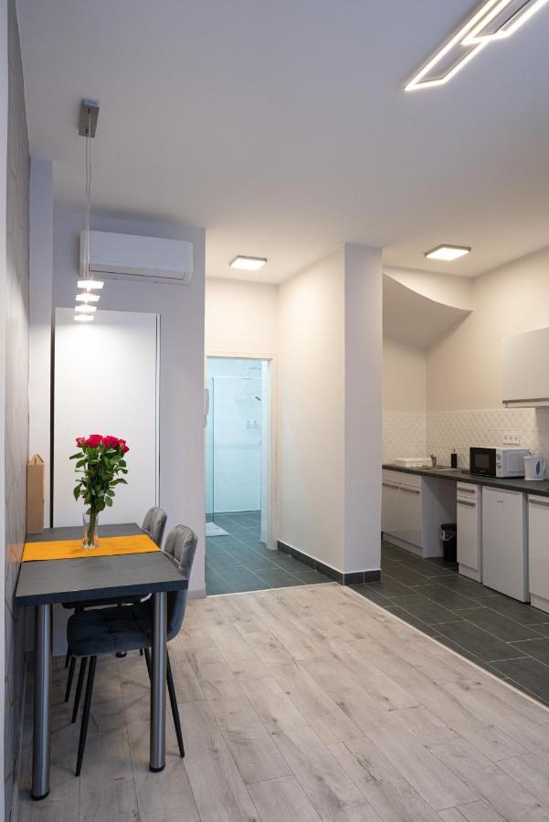 Var Apartman Eger Extérieur photo